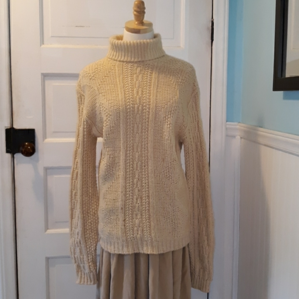 Vintage 1970s Beeline turtle neck sweater